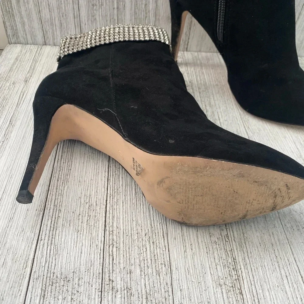 NEW YORK & COMPANY RHINESTONE-CUFF HEEL BOOTIE SIZE 10